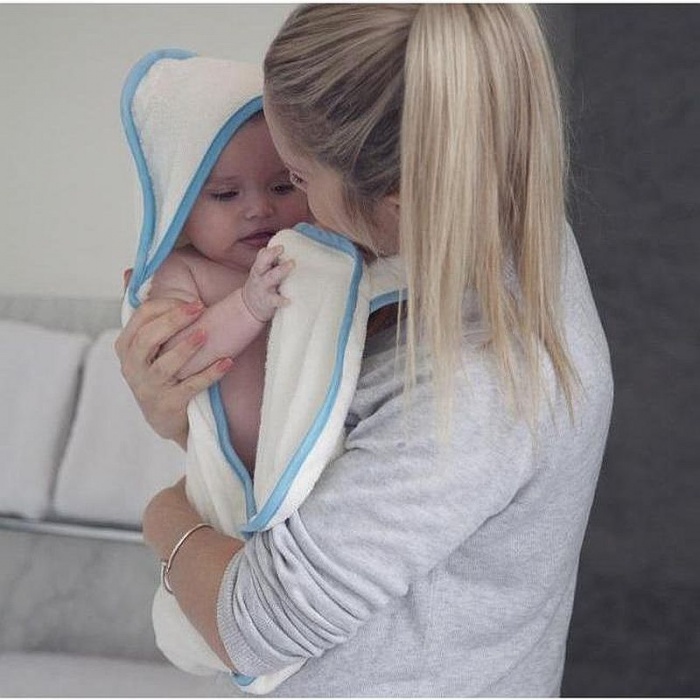 Cuddledry Original White and Blue Hands-Free Baby Bath Towel