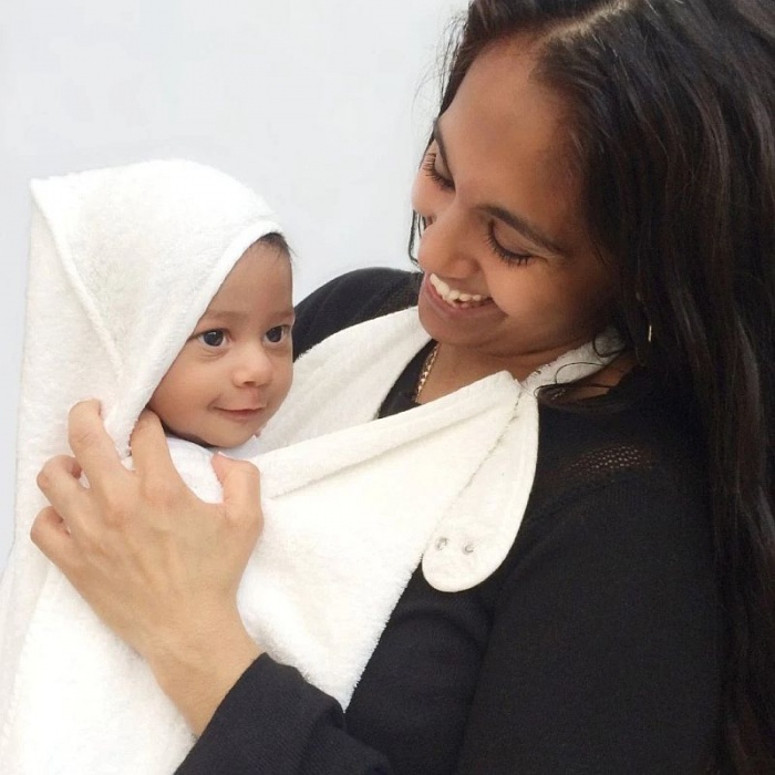 Cuddledry Original White Hands-Free Baby Bath Towel