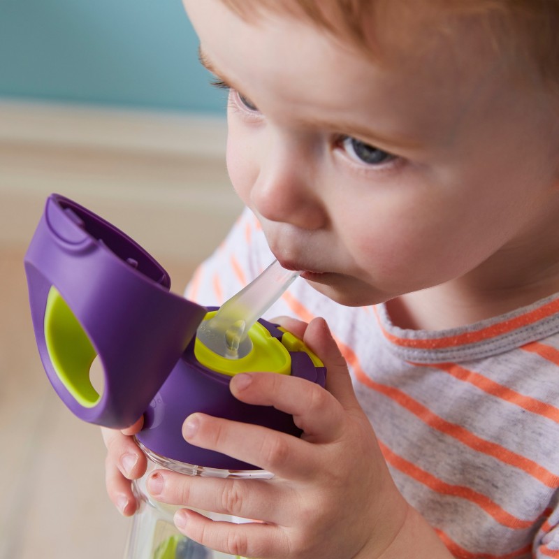Child with the b.box Tritan Drink Bottle Child with the b.box Tritan Drink Bottle