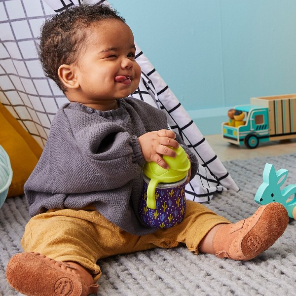 Toddler drinking from the b.box Sippy Cup Toddler drinking from the b.box Sippy Cup