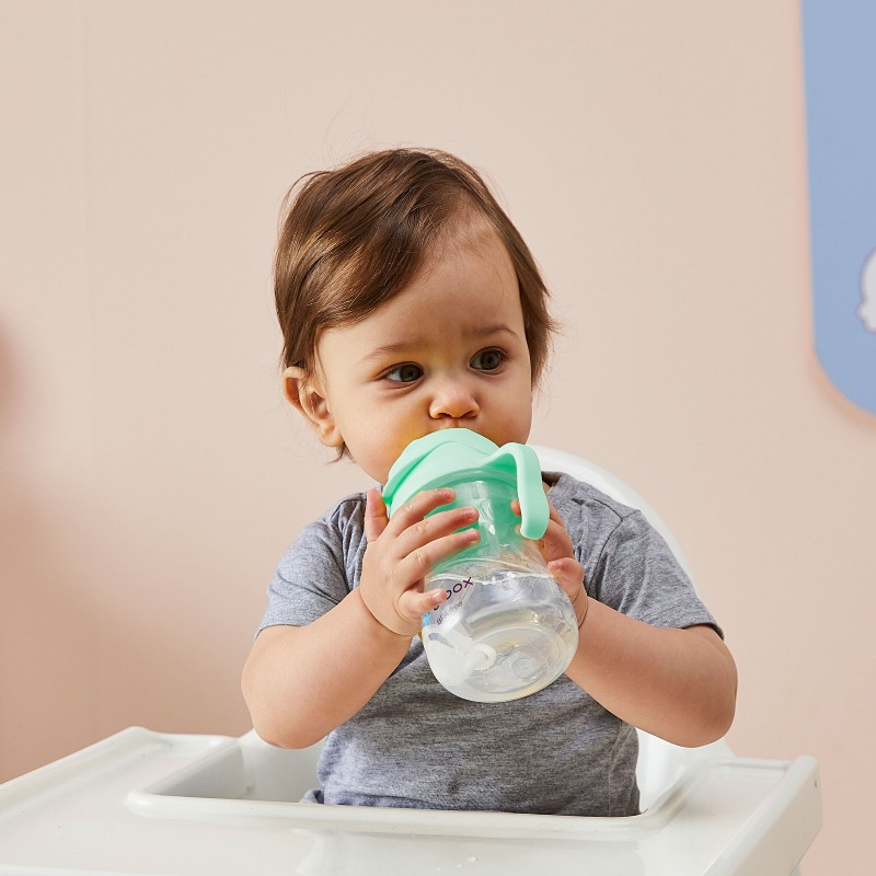 Baby drinking from the b.box Sippy Cup