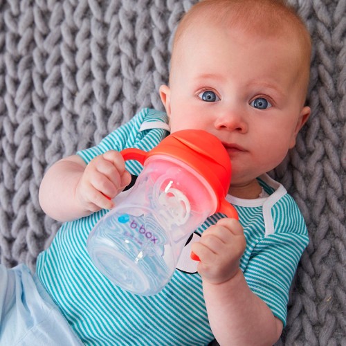 Baby drinking from the b.box Sippy Cup Baby drinking from the b.box Sippy Cup