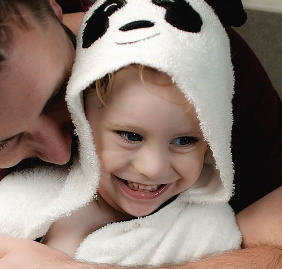 The Cuddlepanda Hooded Towel is made from natural cotton and bamboo fibres The Cuddlepanda Hooded Towel is made from natural cotton and bamboo fibres