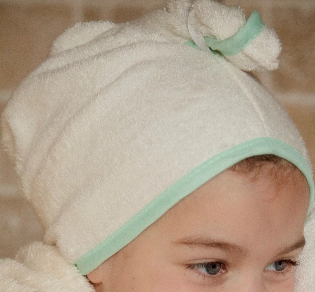 See the soft mint trim of the Cuddletwist bamboo wrap